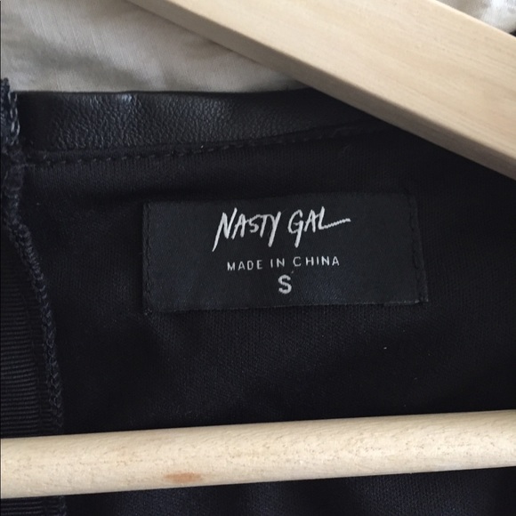 Long sleeve cropped corset top by Nasty Gal - Picture 7 of 8
